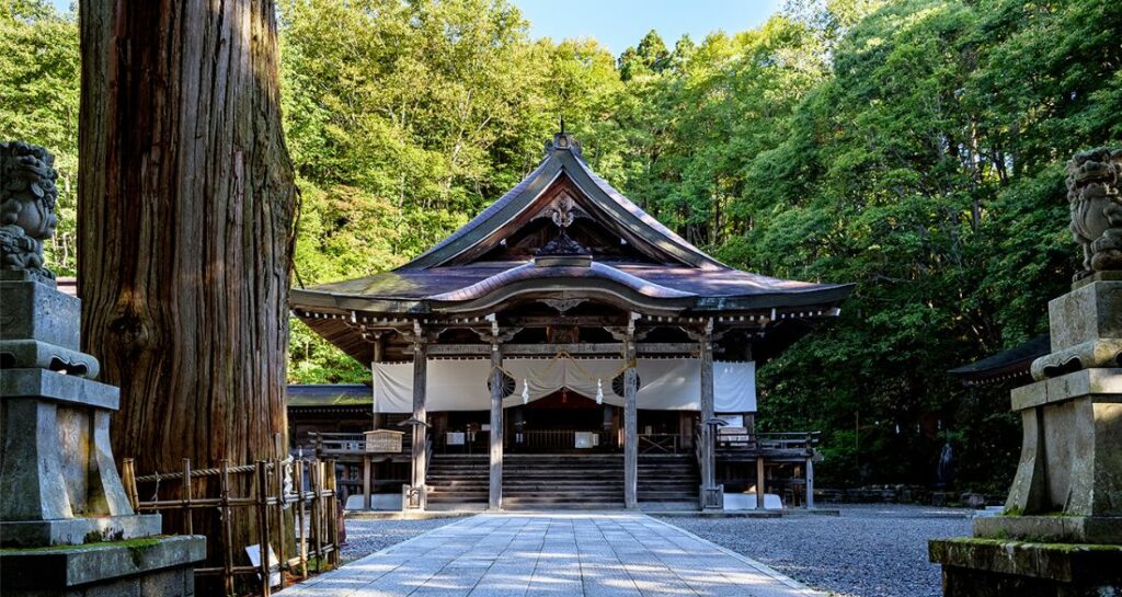 戶隱神社